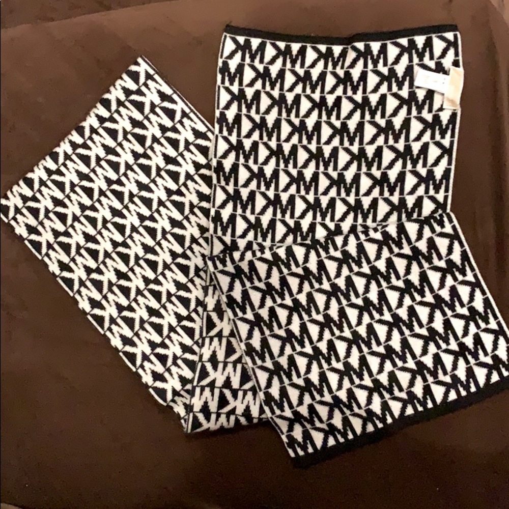 Michael Kors logo scarf